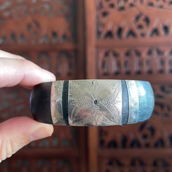 Wooden and silver cuff 🦋keeping🍉 - Picture 2 of 6